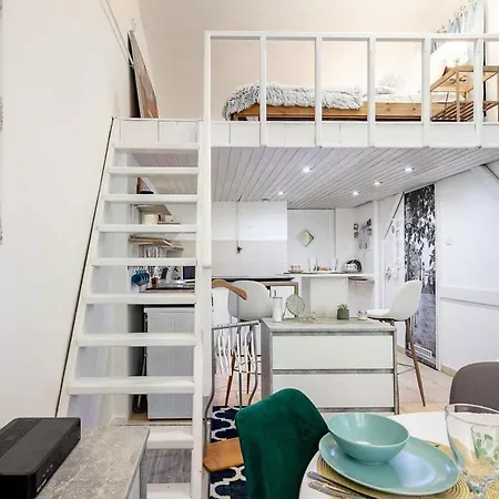 Charming Cozy Downtown Heaven For 2 *