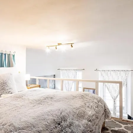 Charming Cozy Downtown Heaven For 2 Апартаменты Будапешт