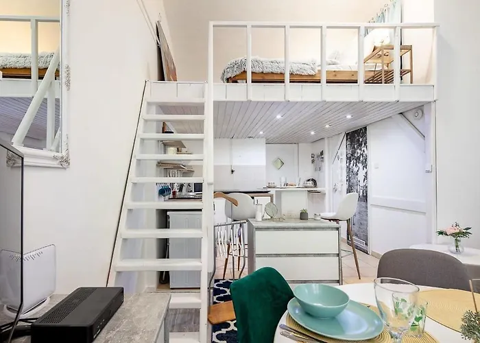 Charming Cozy Downtown Heaven For 2 *