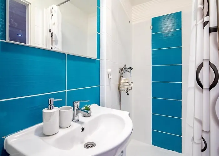 Charming Cozy Downtown Heaven For 2 Apartment