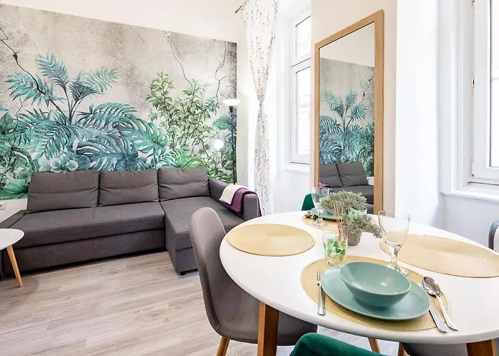 Charming Cozy Downtown Heaven For 2 *