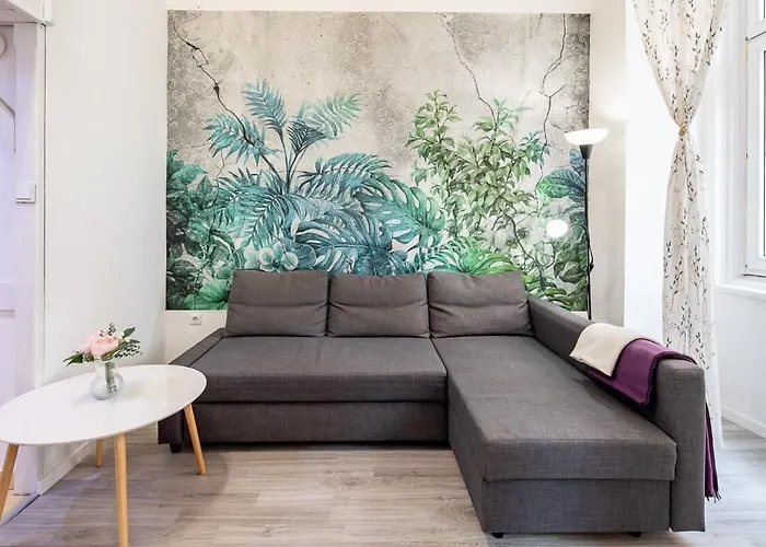 Charming Cozy Downtown Heaven For 2 Apartment