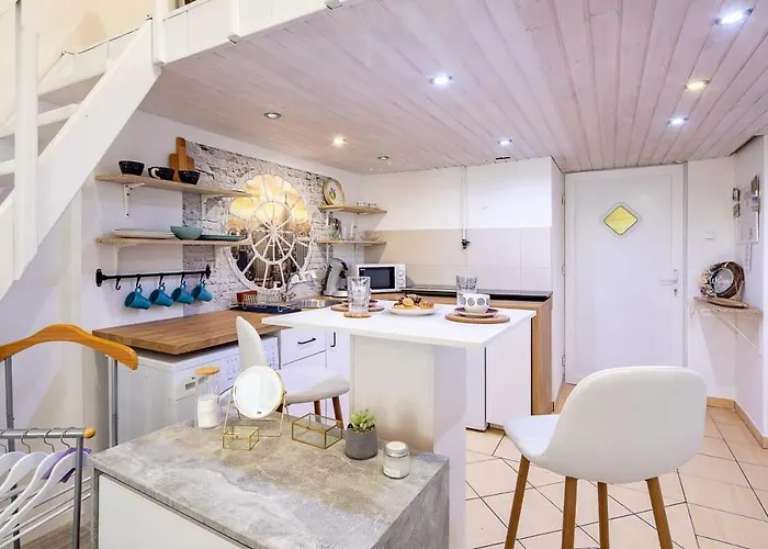 Charming Cozy Downtown Heaven For 2 Apartment *